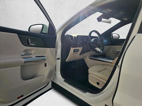 Used 2025 Mercedes-Benz GLA 250 4MATIC image 18