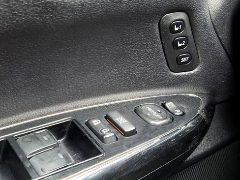 Used 2018 Toyota Avalon Limited image 29