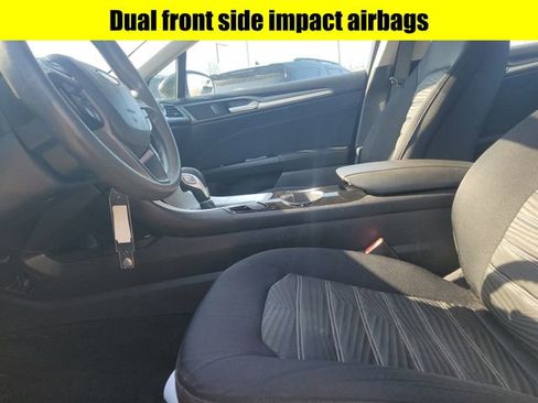 Used 2016 Ford Fusion SE image 18