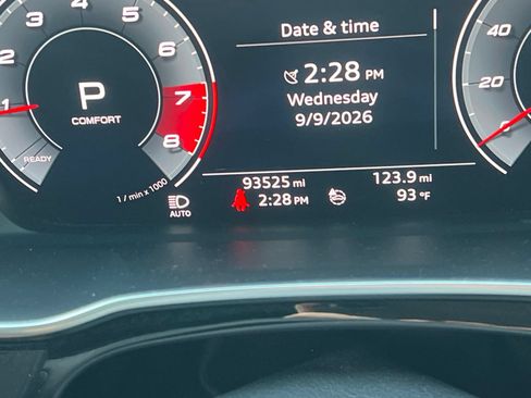 Used 2020 Audi Q3 2.0T Premium Plus w/ Premium Plus Package AWD/4WD image 5