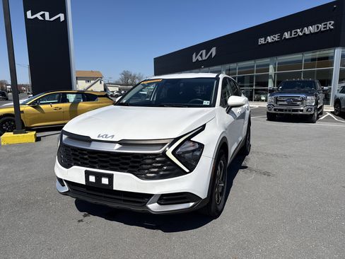 Used 2023 Kia Sportage LX image 8