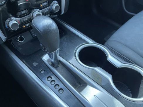 Used 2018 Nissan Pathfinder S image 16