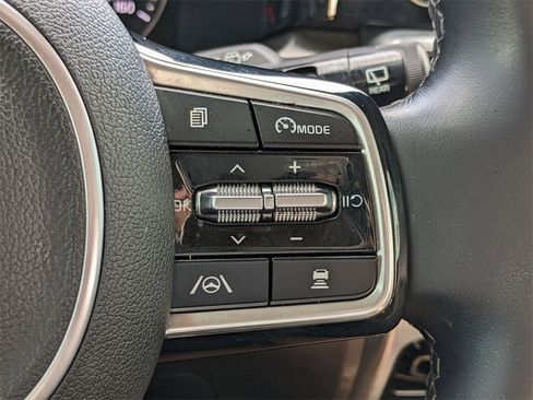 Certified 2022 Kia Sorento SX image 45