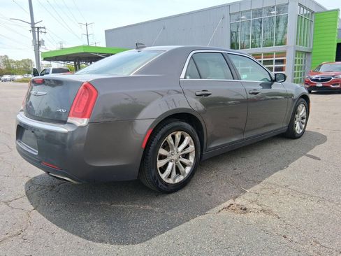 Used 2015 Chrysler 300 Limited w/ Driver Convenience Group AWD/4WD image 15