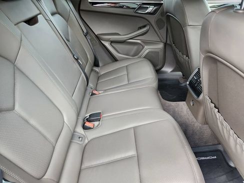 Used 2019 Porsche Macan AWD/4WD image 22