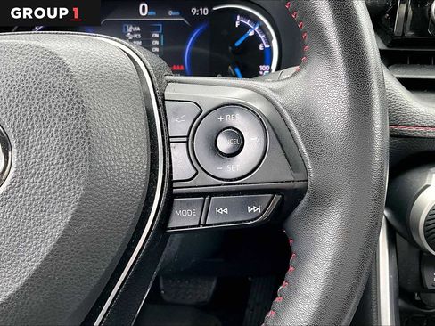 Used 2021 Toyota RAV4 SE image 24