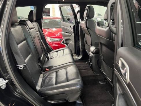 Used 2018 Jeep Grand Cherokee Limited image 36