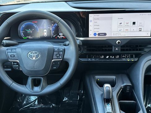 Certified 2023 Toyota Crown XLE image 20