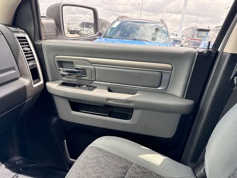 Used 2019 RAM 1500 Classic SLT w/ Luxury Group AWD/4WD image 23