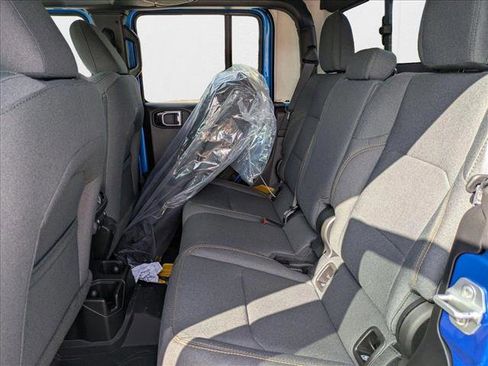 New 2025 Jeep Gladiator Willys image 15