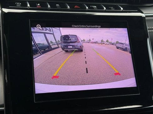 Used 2025 Jeep Grand Cherokee Laredo w/ Luxury Tech Group I AWD/4WD image 42