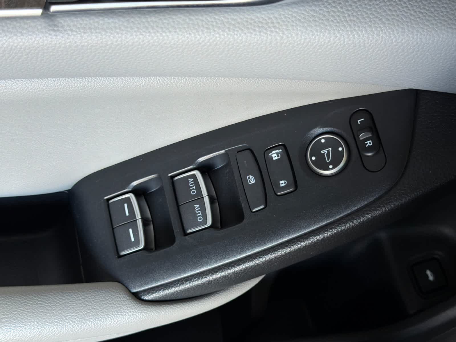 Used 2019 Honda Accord EX image 13