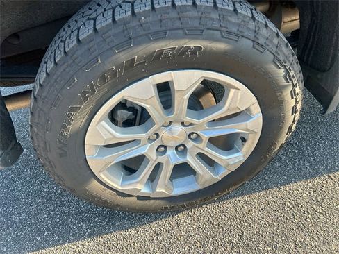 Used 2024 Chevrolet Silverado 1500 LTZ w/ LTZ Premium Package image 14