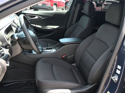 Used 2025 Chevrolet Malibu RS FWD image 14