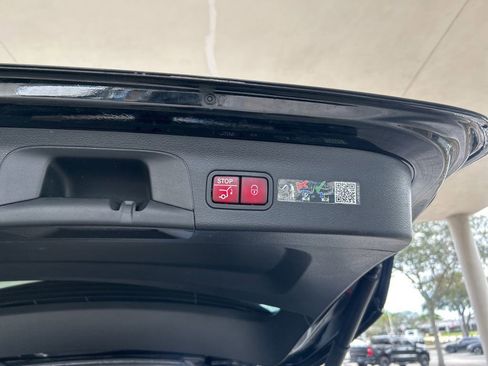 Used 2025 Mercedes-Benz GLS 450 GLS 450 image 36