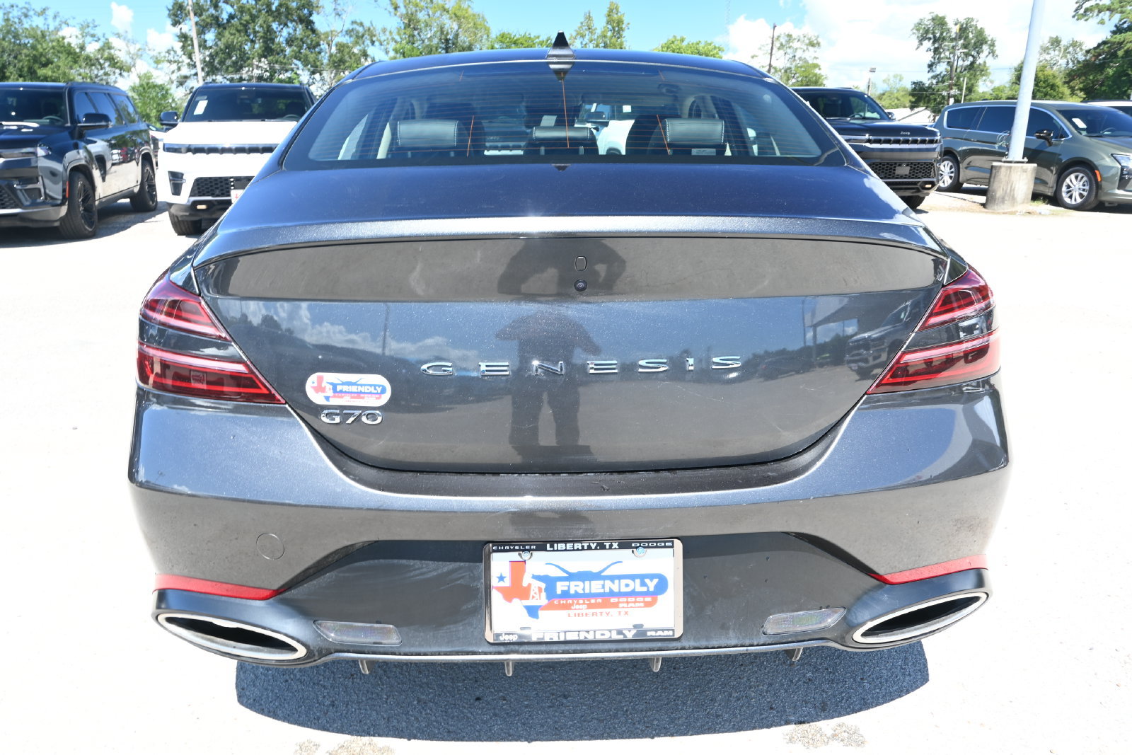 Used 2025 Genesis G70 2.5T RWD image 3