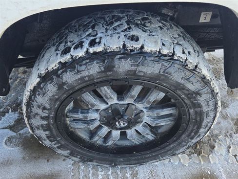 Used 2018 Toyota Tacoma SR5 image 17