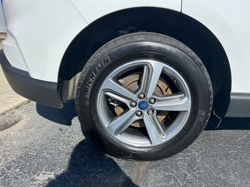 Used 2022 Ford Edge SEL w/ Convenience Package image 4