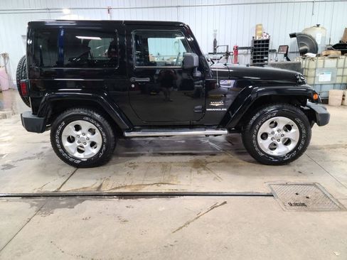 Used 2013 Jeep Wrangler Sahara w/ Dual Top Group AWD/4WD image 6
