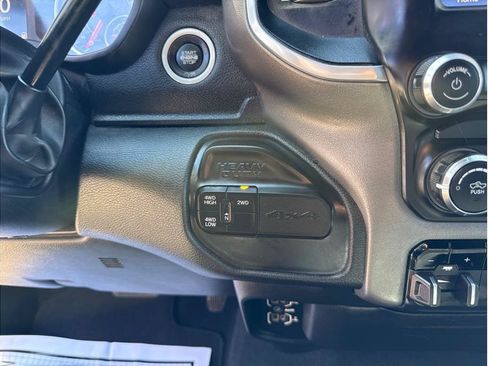 Used 2022 RAM 2500 Big Horn AWD/4WD image 24