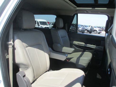 Used 2020 Ford Expedition Max XLT w/ Equipment Group 202A AWD/4WD image 23
