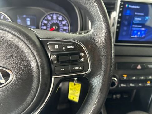 Used 2017 Kia Sportage LX image 16