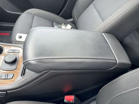 Used 2022 GMC Acadia SLE w/ Driver Convenience Package image 20