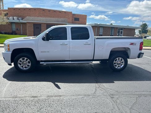 Used 2014 Chevrolet Silverado 2500 LT w/ Z71 Appearance Package image 4