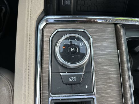 Used 2024 Ford Expedition Limited RWD image 29