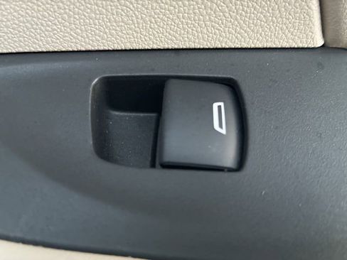 Used 2023 Buick Envision Avenir image 25