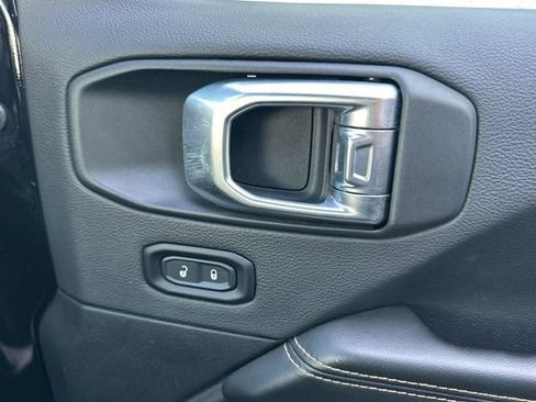 Used 2024 Jeep Wrangler Unlimited Sahara AWD/4WD image 20