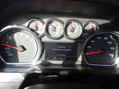 Used 2019 Chevrolet Silverado 1500 LT w/ Texas Edition image 25