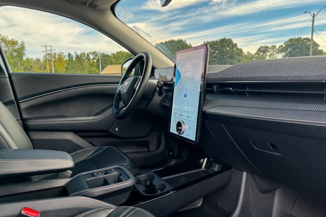 Used 2025 Ford Mustang Mach-E Premium AWD/4WD image 12