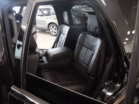 Used 2014 Lincoln Navigator 2WD image 13