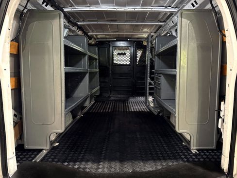 Used 2020 GMC Savana 2500 w/ Driver Convenience Package image 28