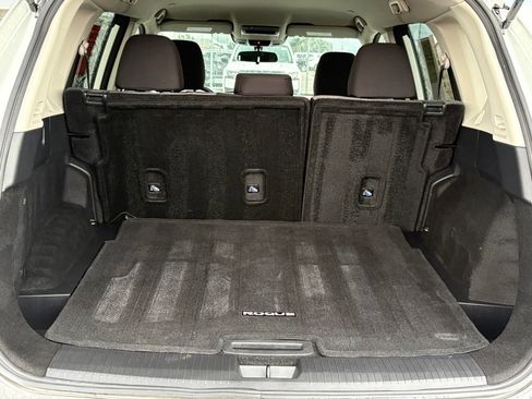 Certified 2023 Nissan Rogue SV FWD image 40