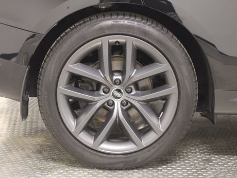 Used 2025 Land Rover Range Rover Sport SE image 13