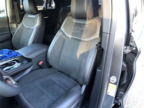 Used 2025 Ford Explorer ST image 11