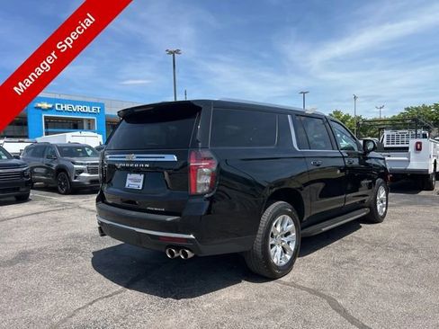 Used 2024 Chevrolet Suburban Premier AWD/4WD image 3