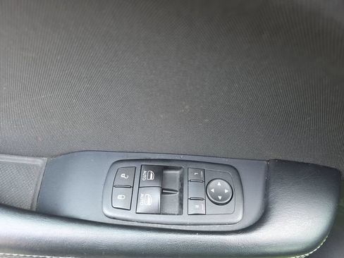 Used 2015 Dodge Challenger R/T RWD image 17