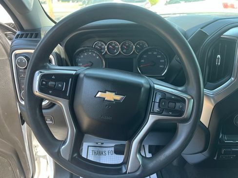 Used 2019 Chevrolet Silverado 1500 LT w/ Z71 Off-Road Package AWD/4WD image 16