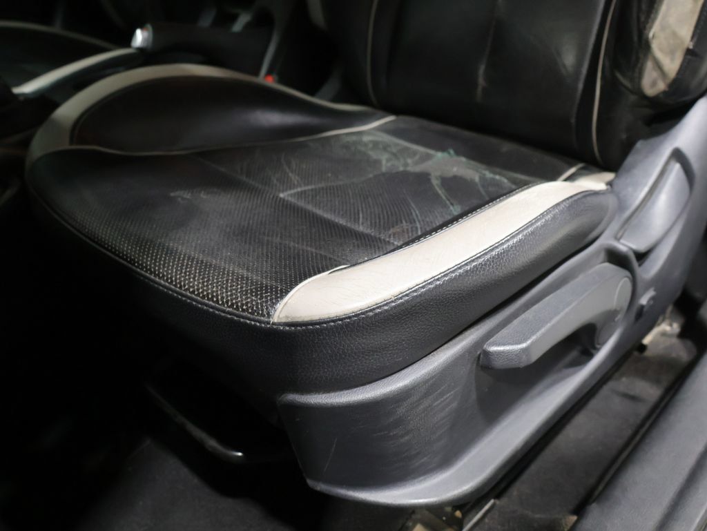 Used 2014 Hyundai Veloster Turbo FWD image 21
