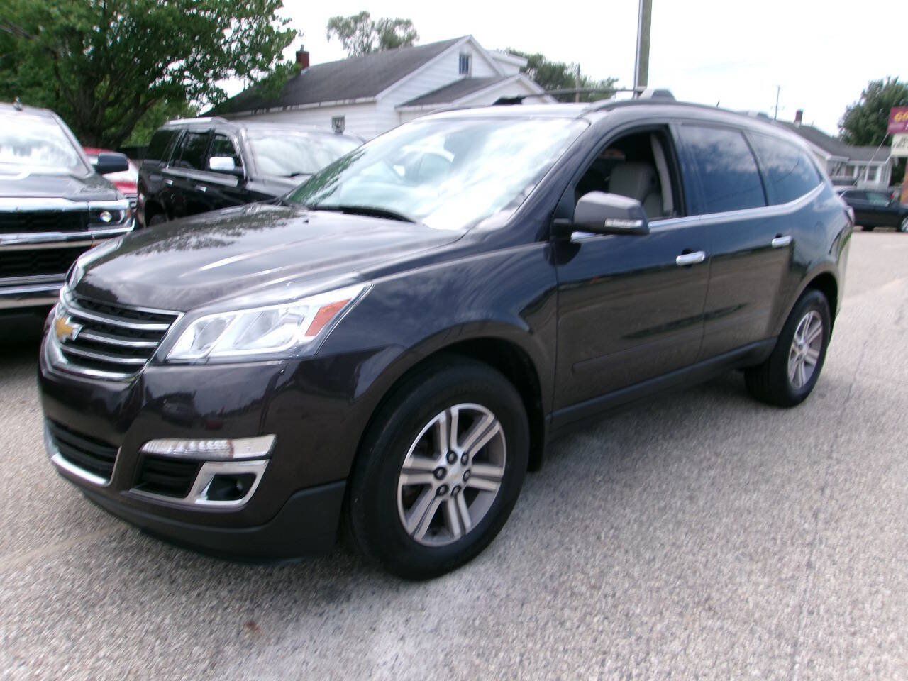 Used 2017 Chevrolet Traverse LT AWD/4WD image 1