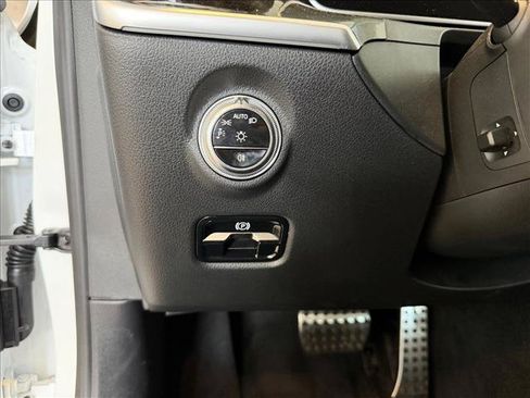 New 2026 Mercedes-Benz C 300 4MATIC Sedan image 11