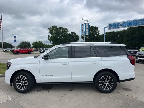 Used 2025 Ford Expedition Platinum AWD/4WD image 4