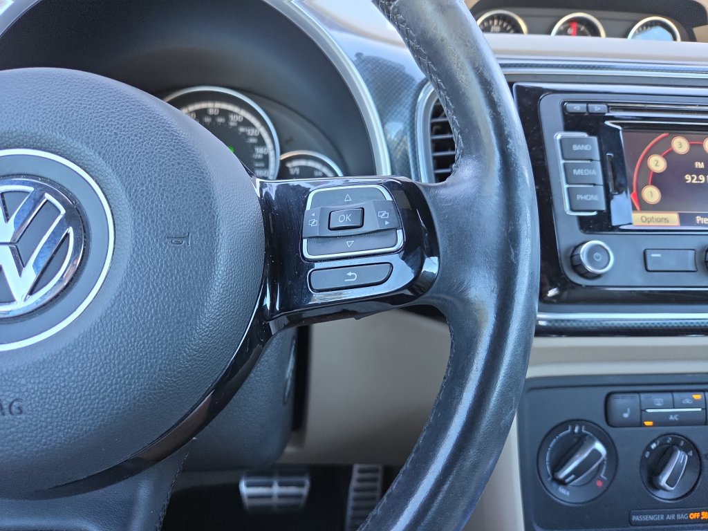 Used 2013 Volkswagen Beetle Turbo FWD image 21