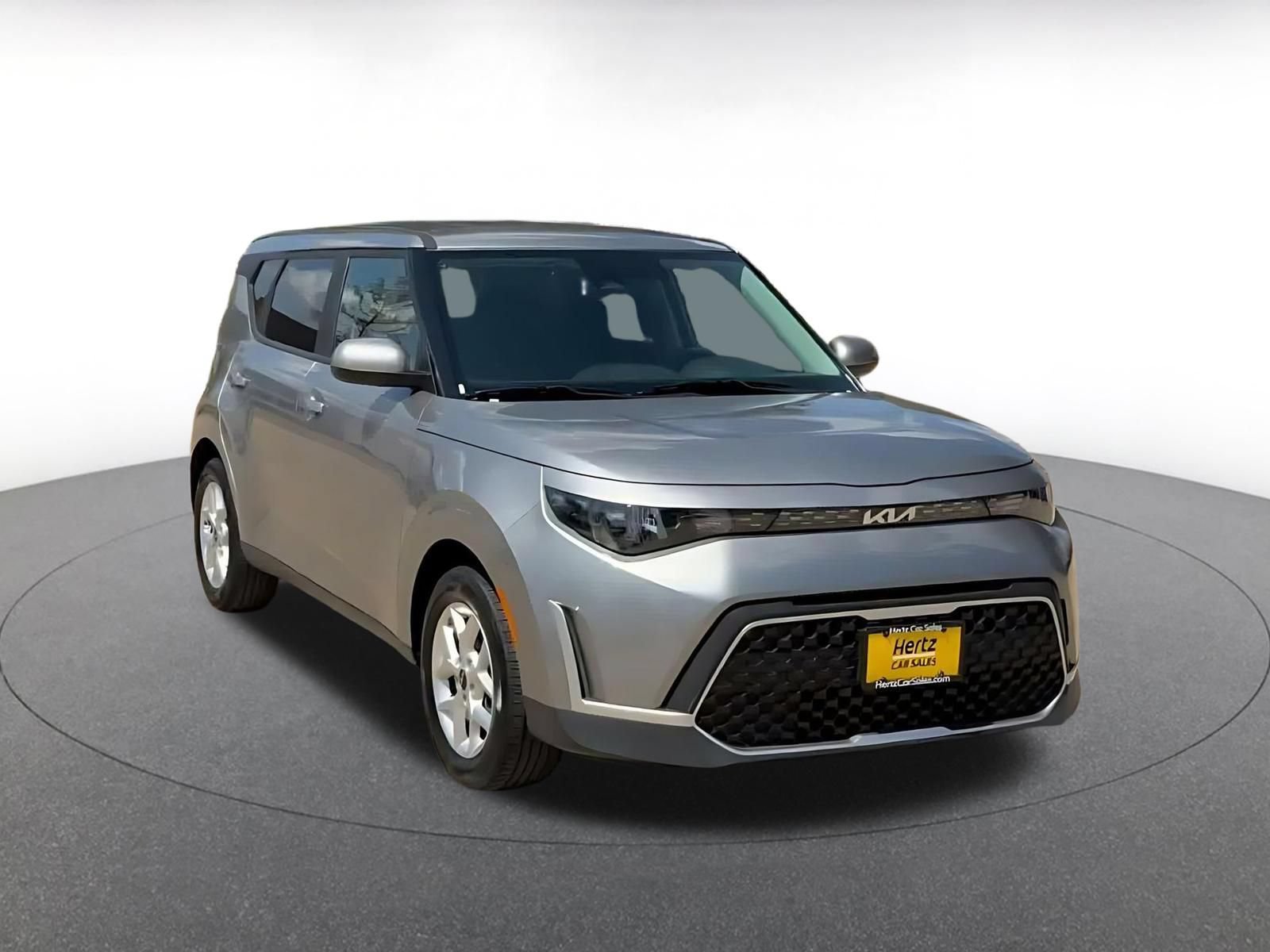 Used 2025 Kia Soul LX w/ LX Technology Package FWD image 3