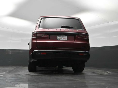 Used 2024 Jeep Wagoneer Series II w/ Flexible Seating Group AWD/4WD image 24