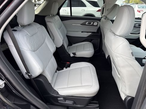 Used 2025 Ford Explorer Platinum w/ Ultimate Package RWD image 34