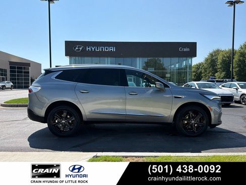 Used 2024 Buick Enclave Essence w/ Experience Buick Package FWD image 1